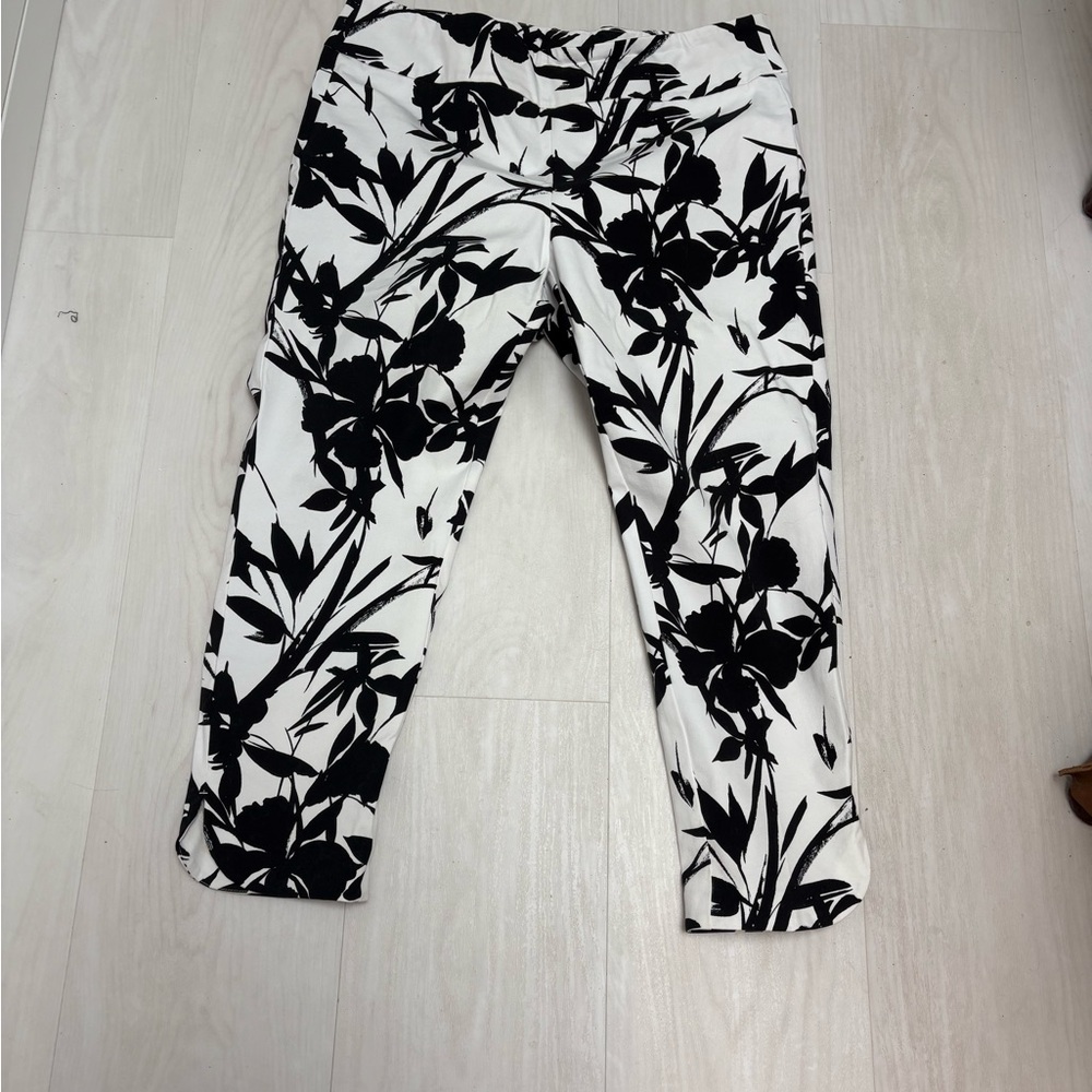 Soft Surroundings blk&wht  Floral Design